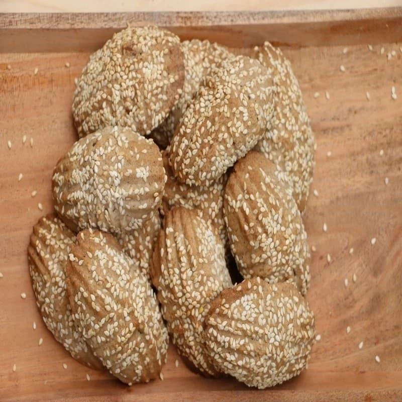 KÖMBE CEVİZLİ 500 GR CAM KAVANOZ İÇİNDE resmi