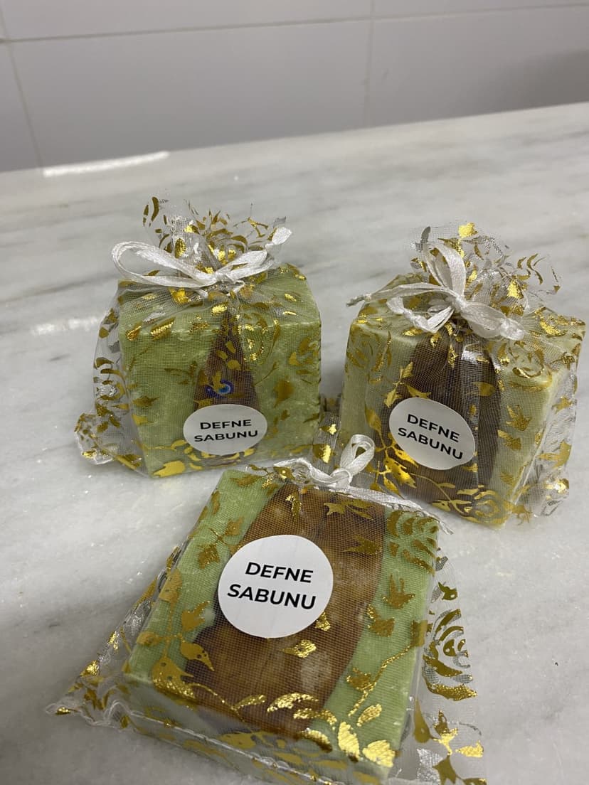 %30 GARLI DEFNE SABUNU (TANE 100 GR) resmi